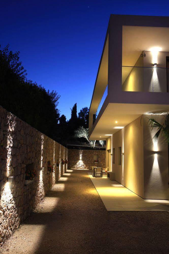 ואלבון Seventeen Hotel מראה חיצוני תמונה